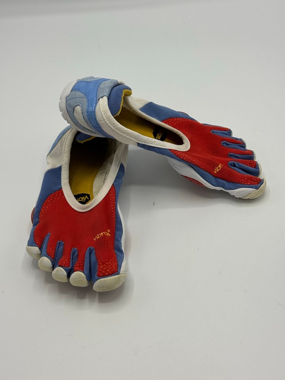 Vibram FiveFingers Barefoot Shoes Women 7-7.5 37 Toe Red White & Blue RARE